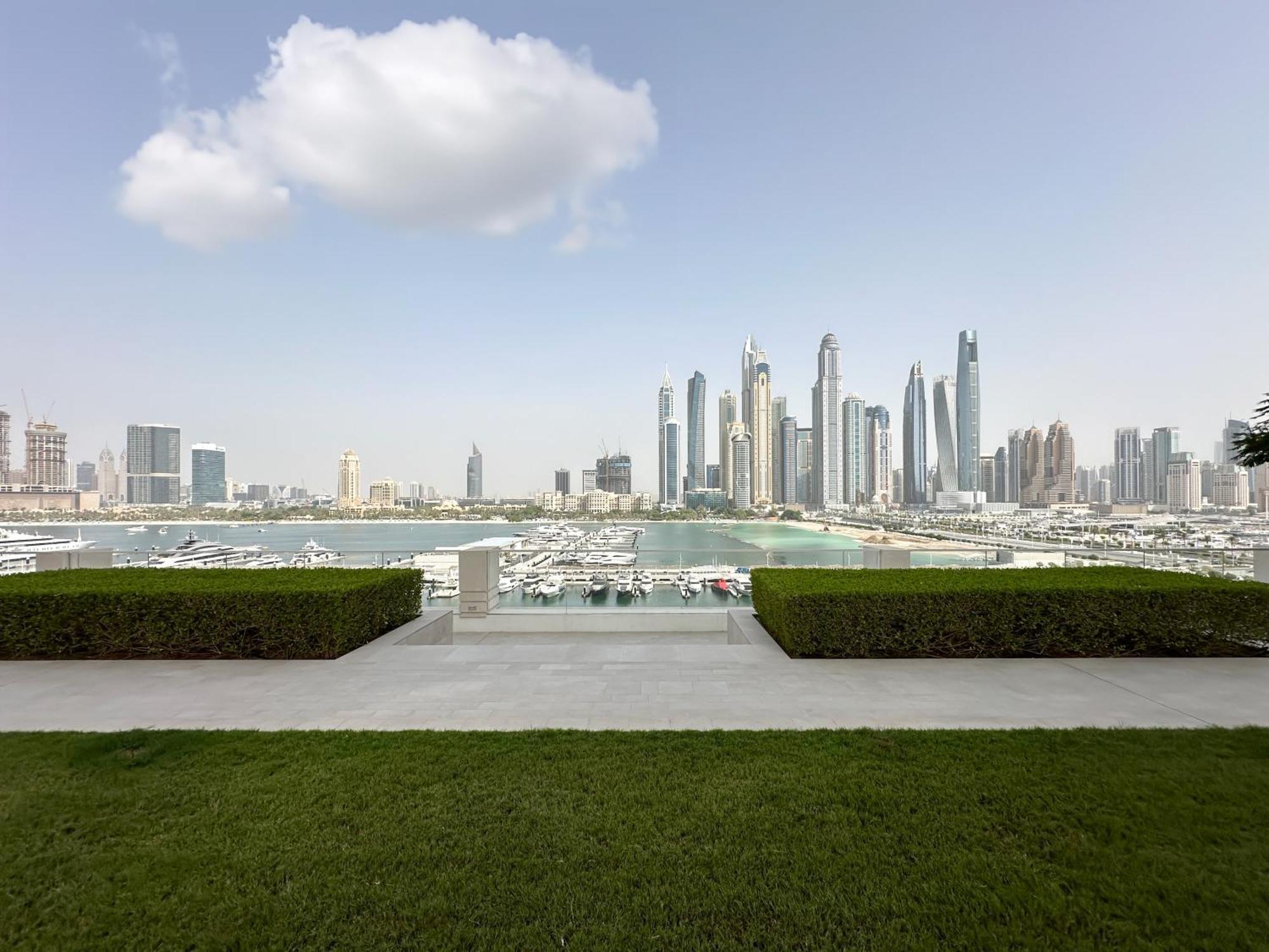 Trophy - 1br Beachfront Retreat W Lagoon Views Dubai